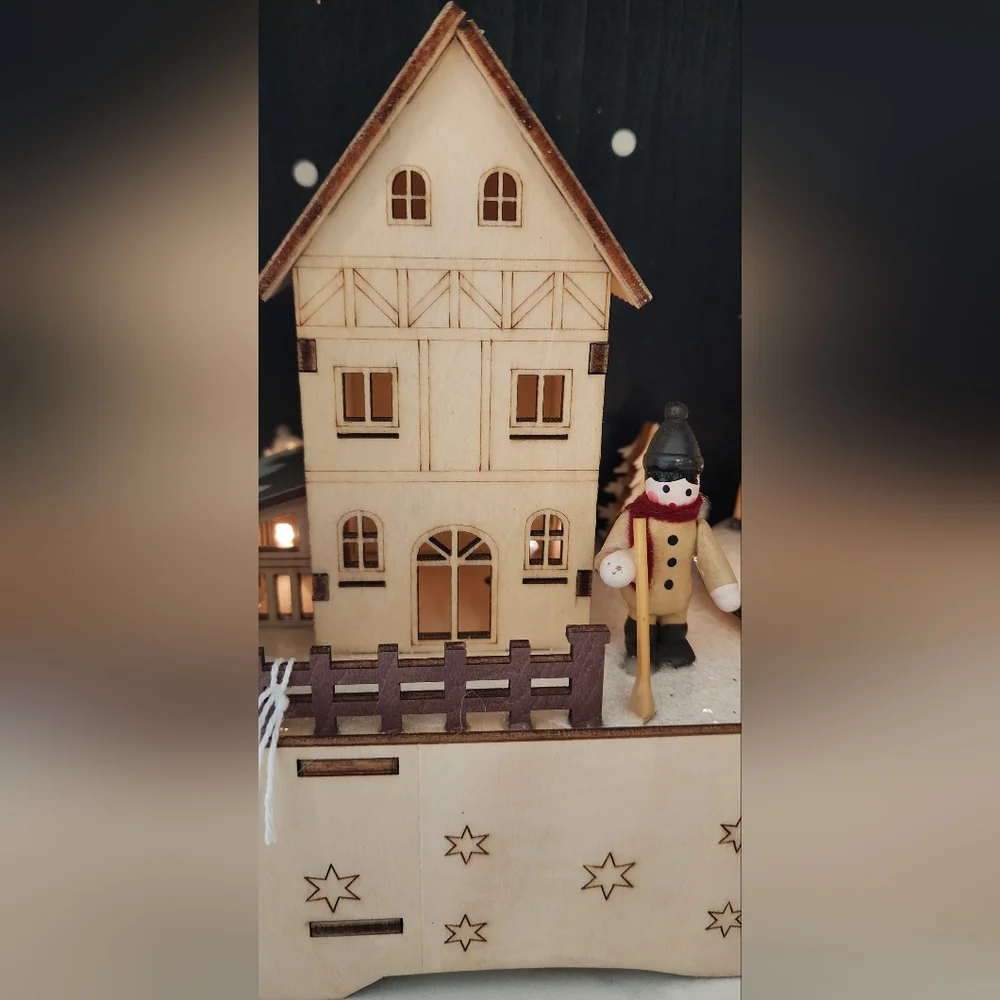 Kurt Adler‎ 13.5 Inch Battery Operated Wooden Musical LED House Light  Sound NWT